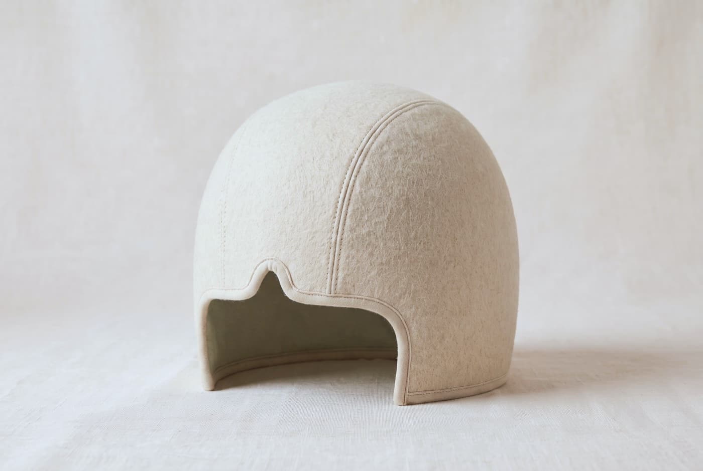 soothelings Soothe Helmet — Fully closed top — no crown opening